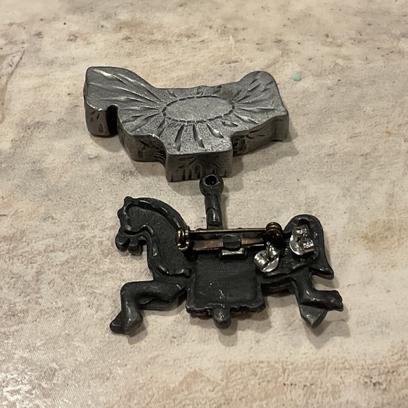 Torino Pewter Carousel Horse Trinket Box Brooch Earrings Vintage - Picture 4 of 11